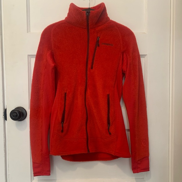 Patagonia R2 Red Fleece Jacket - Picture 4 of 16